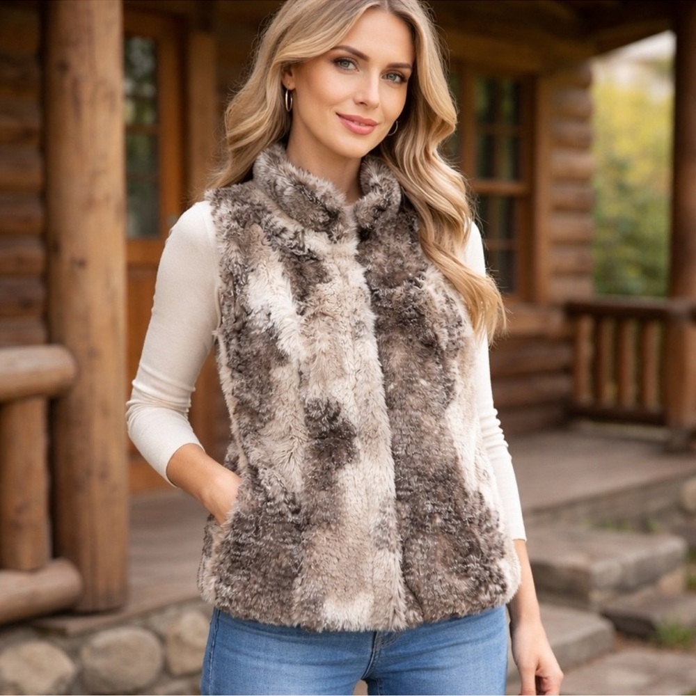 Cabi 3179 Faux Fur Vest